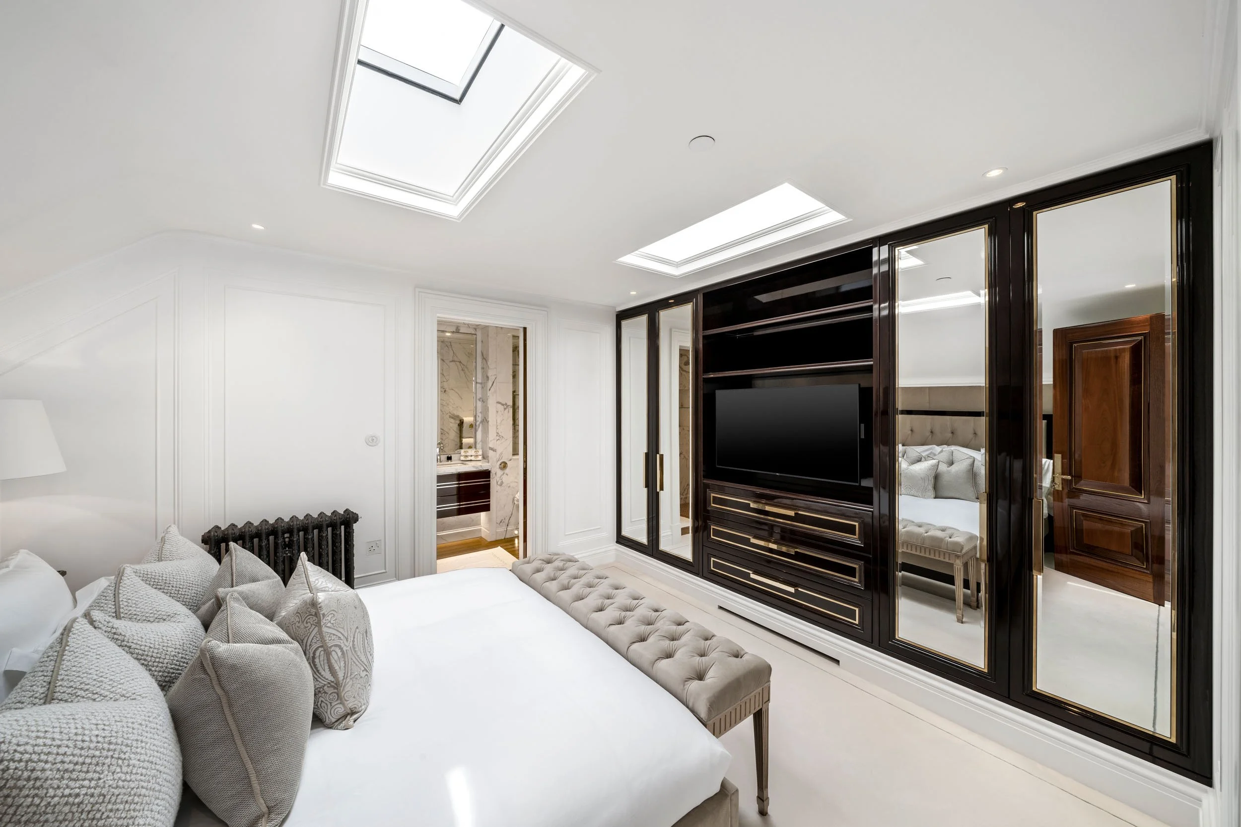 Selwyn House — view 7
