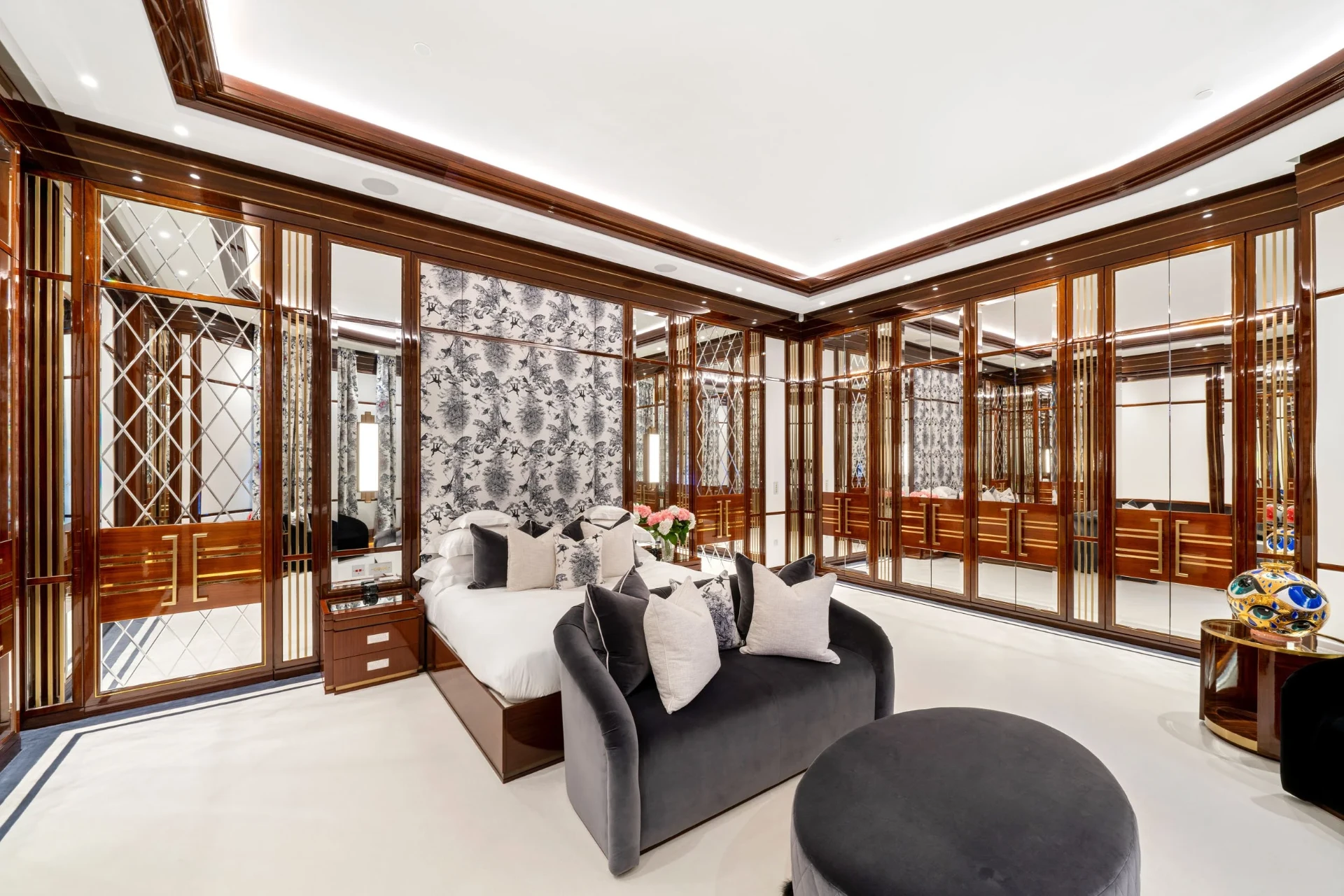 Selwyn House — Accommodation
